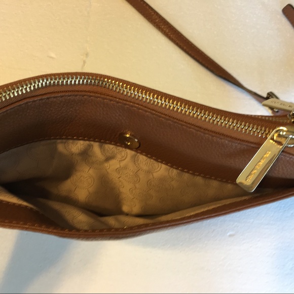 Michael Kors doble zip cross body πππΈπ - Picture 5 of 8